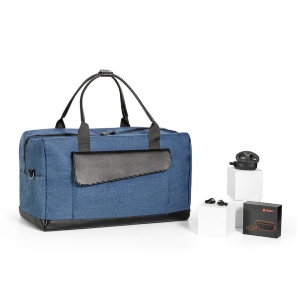 KIT TRAVEL. Das Travel Kit wurde entwickelt, um alles, was Sie für Ihre Reisen benötigen, geräumig zu verstauen