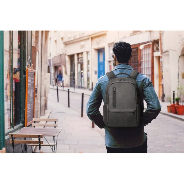 RE-BOSTON. Wasserdichter Laptop-Rucksack aus recyceltem Nylon in 2 Farben mit Fach aus 210D recyceltem Polyester