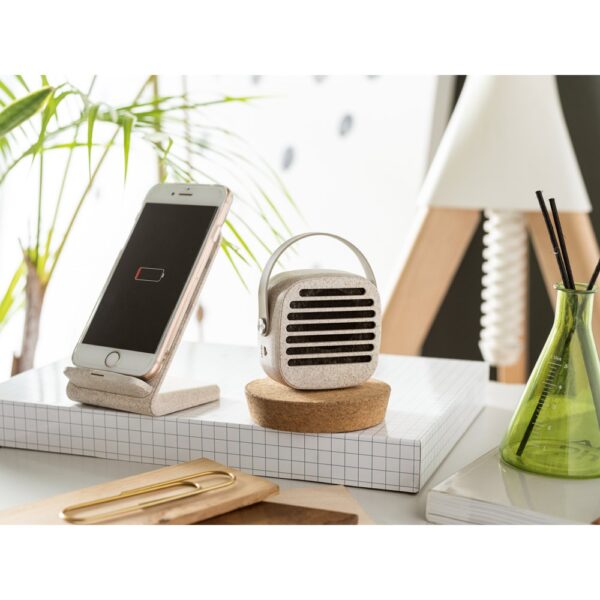ENGLERT. Smartphone-Halter mit schnellem 10W wireless Ladegerät aus Recyceltes ABS (100% rABS) und Weizenstroh