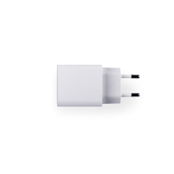 WEGENER. Ladegerät mit USB-A Anschluss 18W und USB-C 20W in Recyceltes ABS (100% rABS)